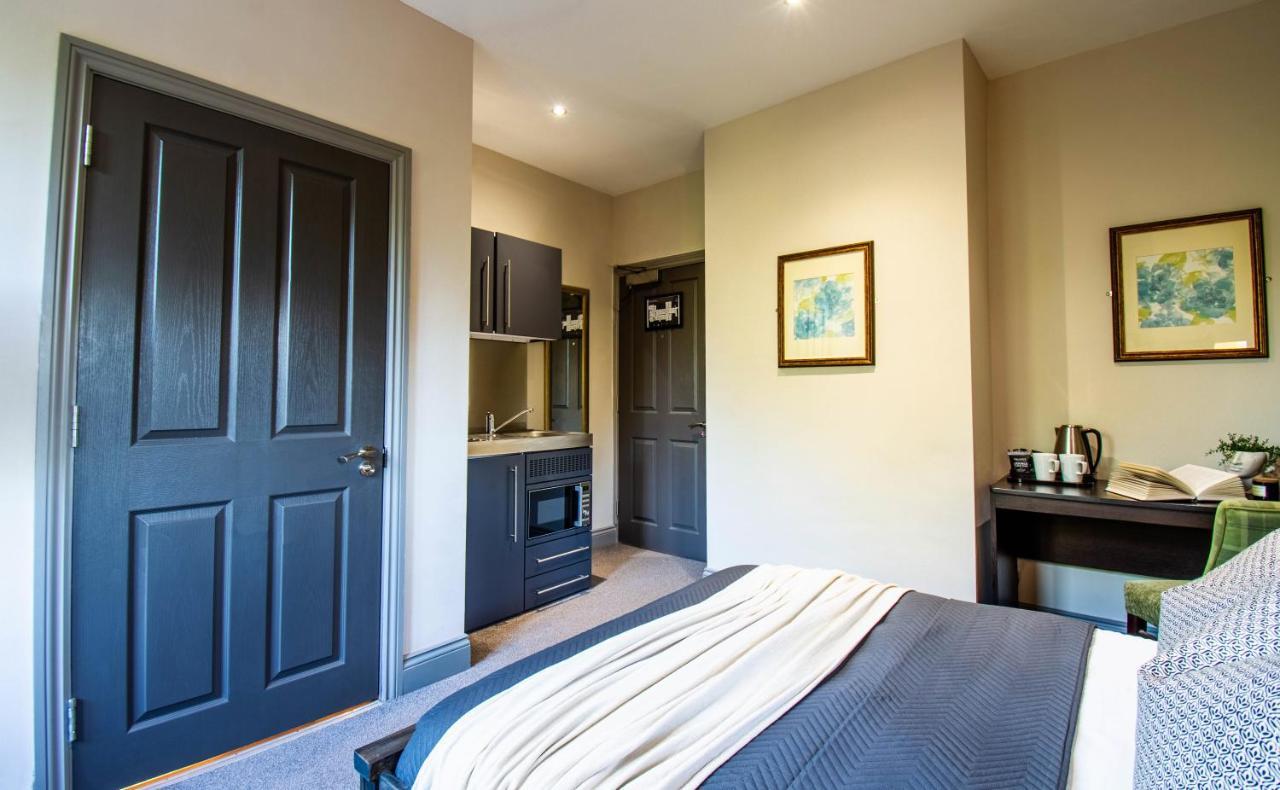 Eton House - Self Check-In, Ensuite Rooms & Self-Catering Studios Yeovil Exterior photo