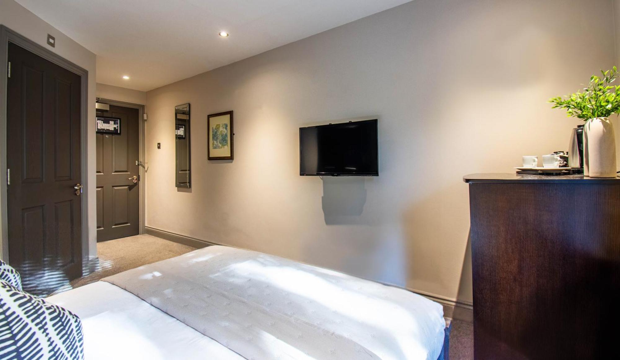 Eton House - Self Check-In, Ensuite Rooms & Self-Catering Studios Yeovil Exterior photo