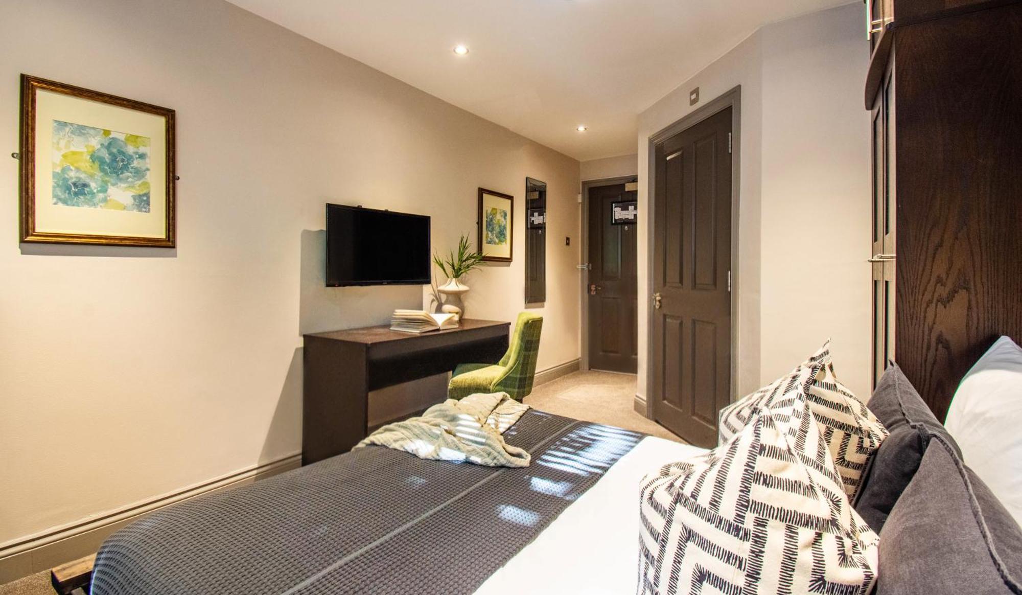 Eton House - Self Check-In, Ensuite Rooms & Self-Catering Studios Yeovil Exterior photo