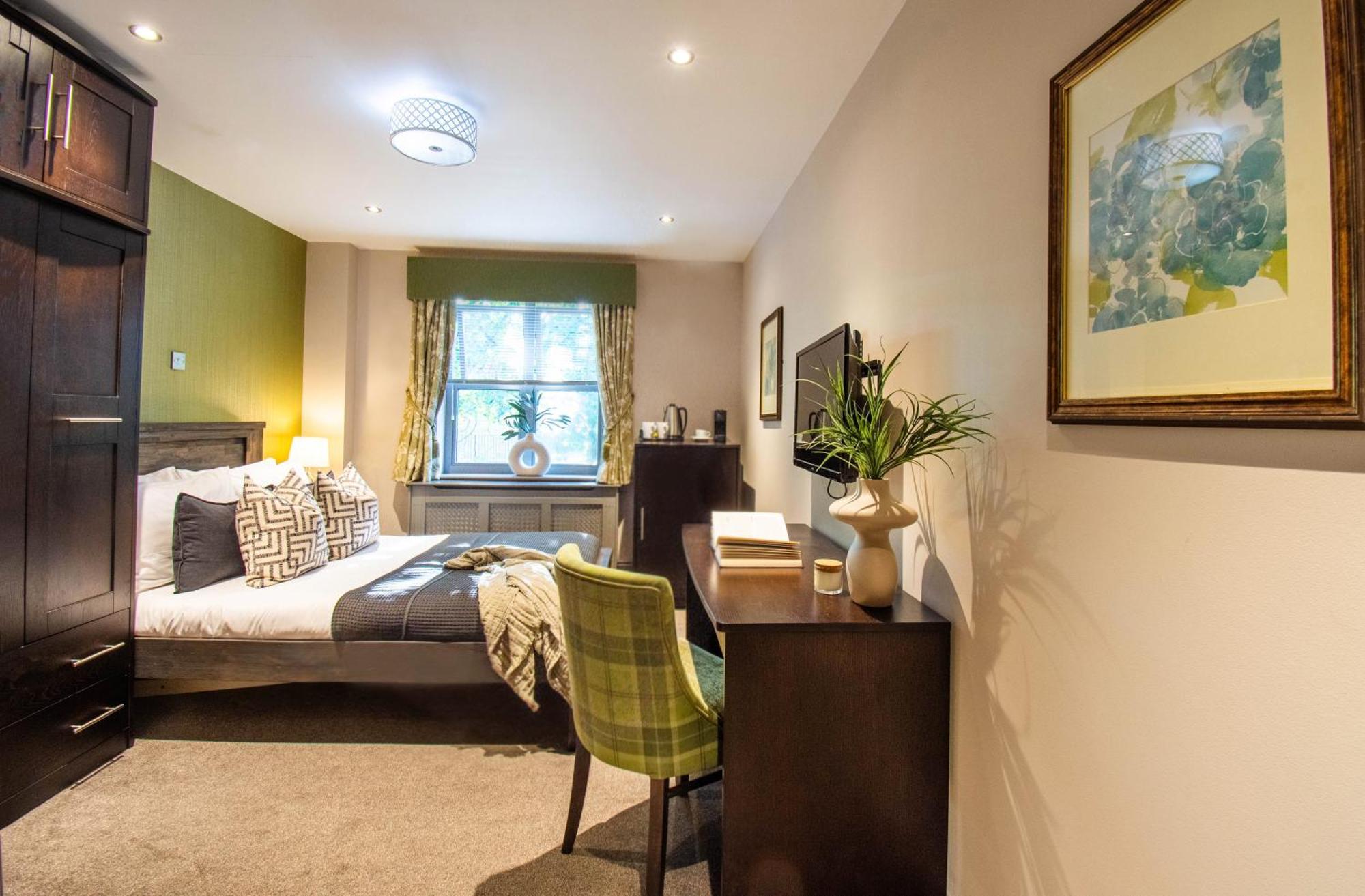 Eton House - Self Check-In, Ensuite Rooms & Self-Catering Studios Yeovil Exterior photo