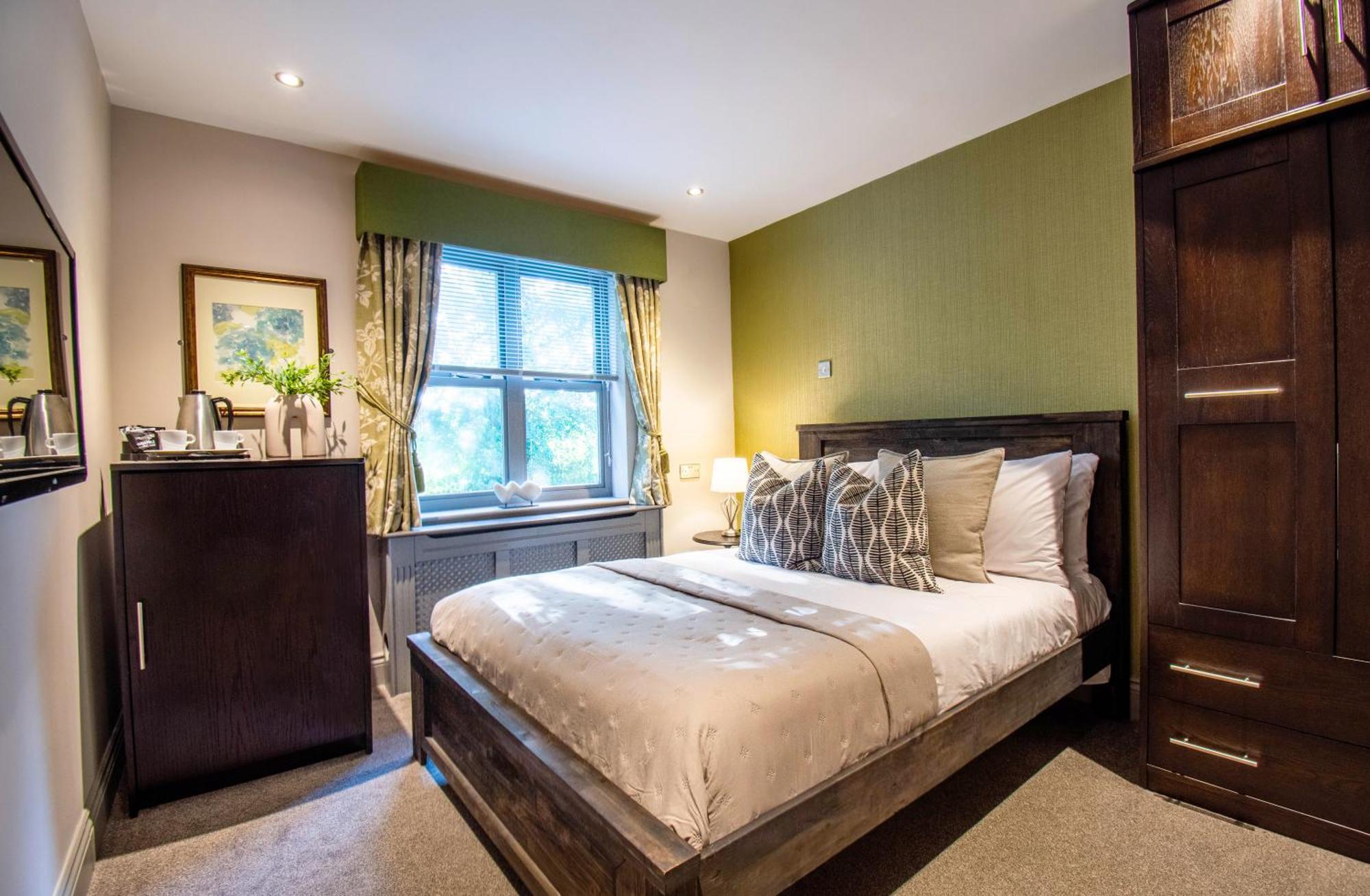 Eton House - Self Check-In, Ensuite Rooms & Self-Catering Studios Yeovil Exterior photo