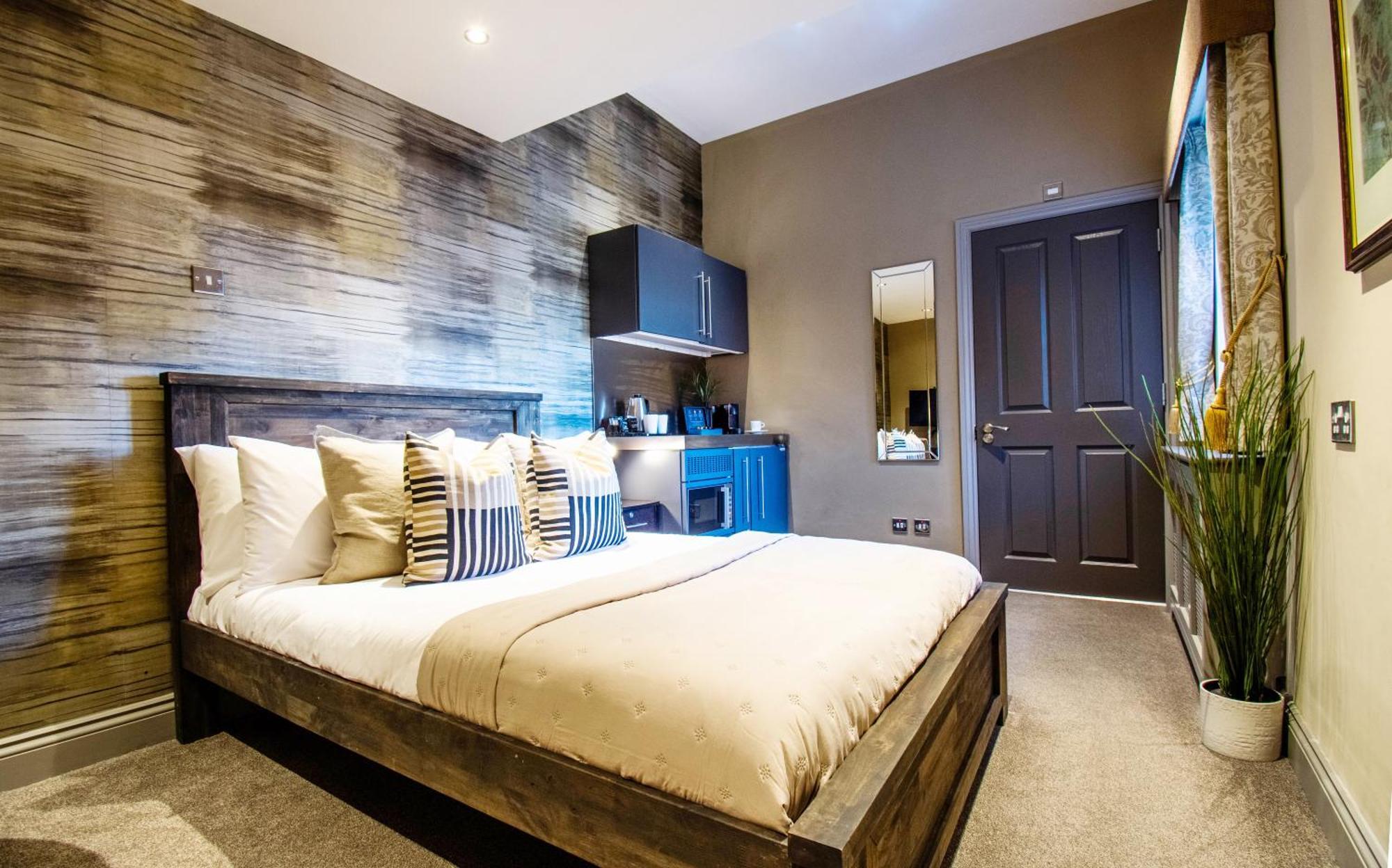 Eton House - Self Check-In, Ensuite Rooms & Self-Catering Studios Yeovil Exterior photo