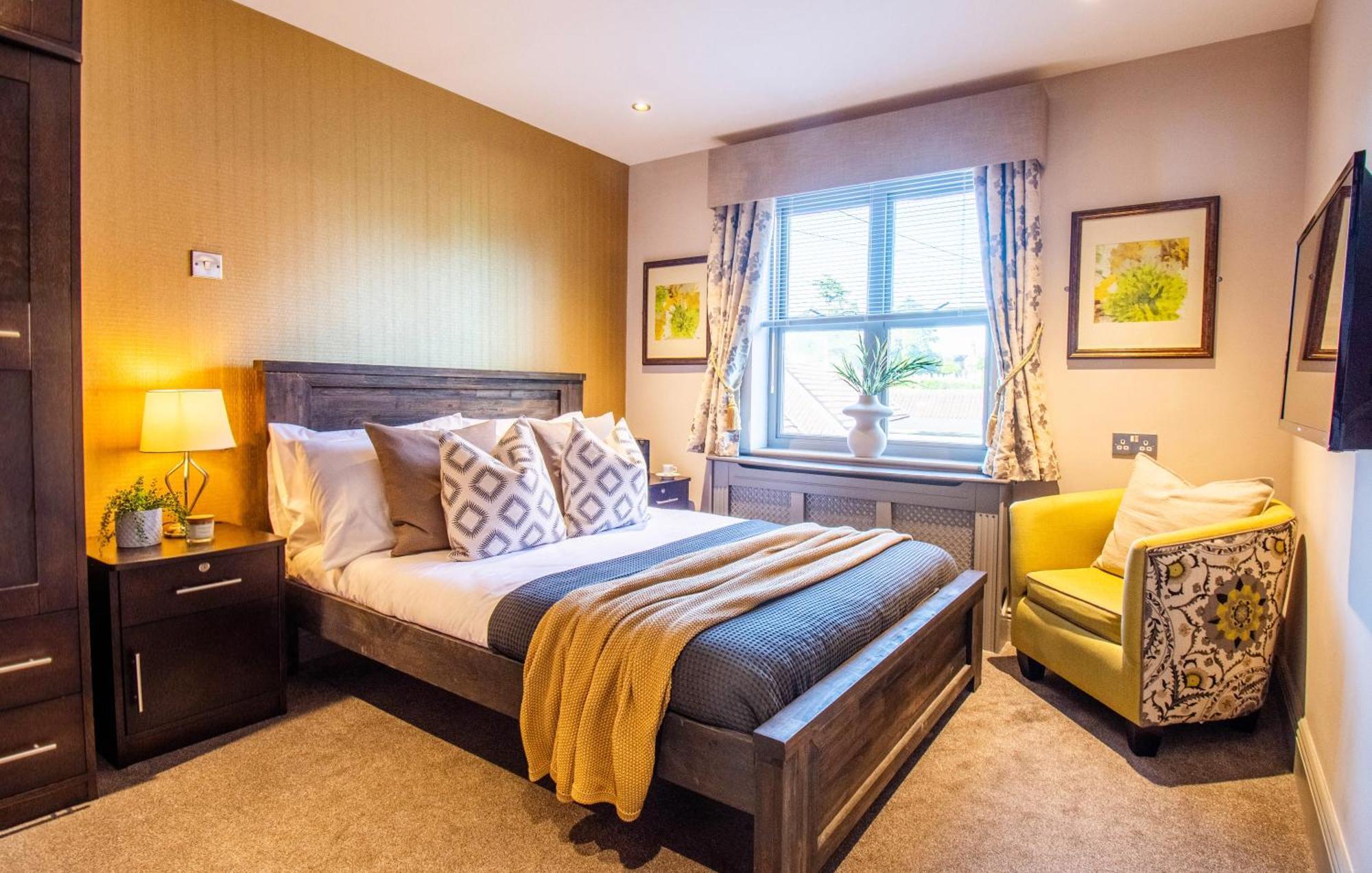 Eton House - Self Check-In, Ensuite Rooms & Self-Catering Studios Yeovil Exterior photo